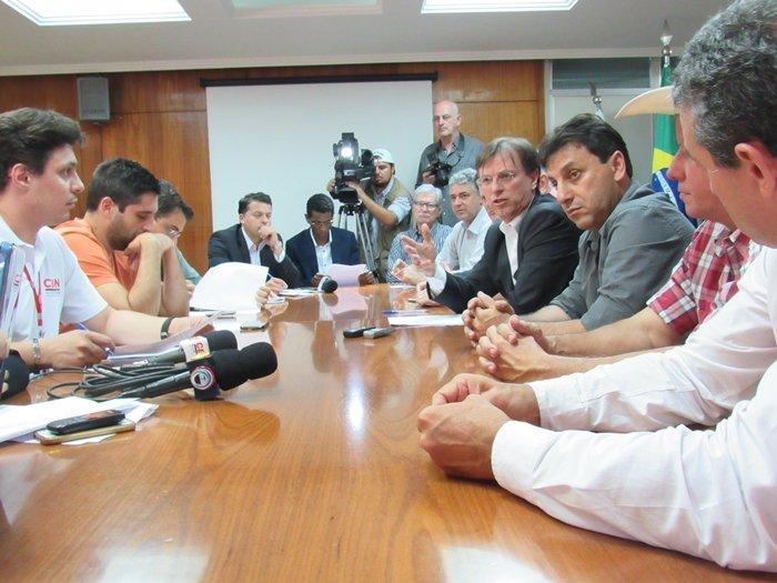 151118_londrina_prefeito_4.jpg