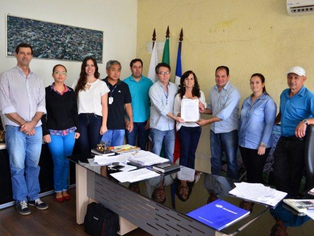 160328_california_prefeita_obra_esgoto_1.jpg