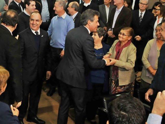 160623_-_londrina_-_liderancas_comentam_assinatura_do_contrato__-_rosalina_e_richa.jpg