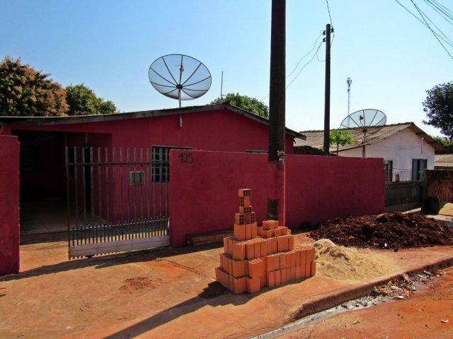 160809_-_florestopolis_-_obra_de_esgoto_-_casa_na_da_silva__3.jpg