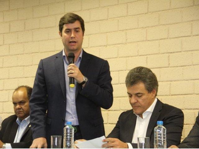 171011_guarapuava_-_governador_assina_ordens_de_servico_-_prefeito_cesar.jpg