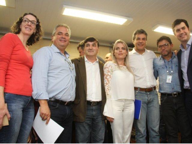171011_guarapuava_-_governador_assina_ordens_de_servico_2.jpg