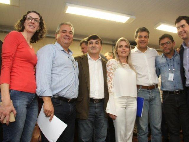 171011_guarapuava_-_governador_assina_ordens_de_servico_3.jpg