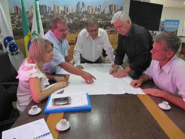 180129_-_cascavel_-_sanepar_leva_agua_para_lago_azul_3.jpg