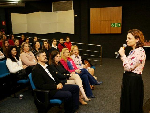 181025_sanepar_combate_violencia_contra_mulher_-_diretora_fabiana.jpg