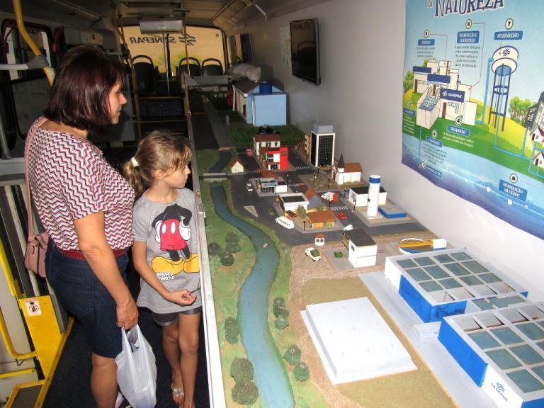 190509_-_sanepar_mostra_caminho_da_agua_na_expoinga_2.jpg