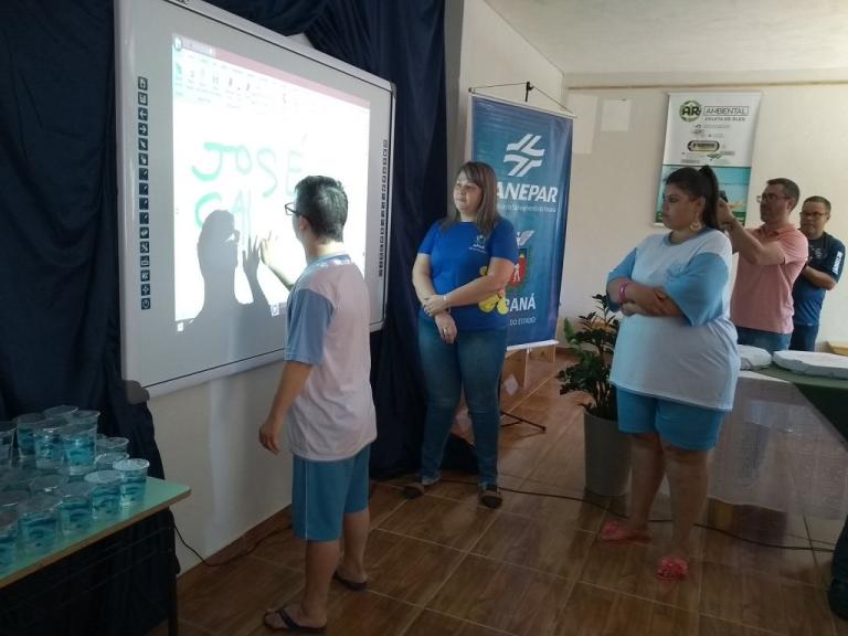 191011_-_matelandia_-_entrega_lousa_digital_82.jpg