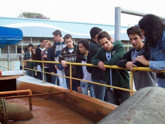 2013.06.03_-_lnd_-_visita_sesi_arapongas_4grupo_na_estacao.jpg