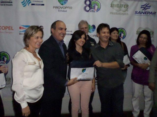 2015-04-13_entrega_kits_escolares_provopar_7.jpg