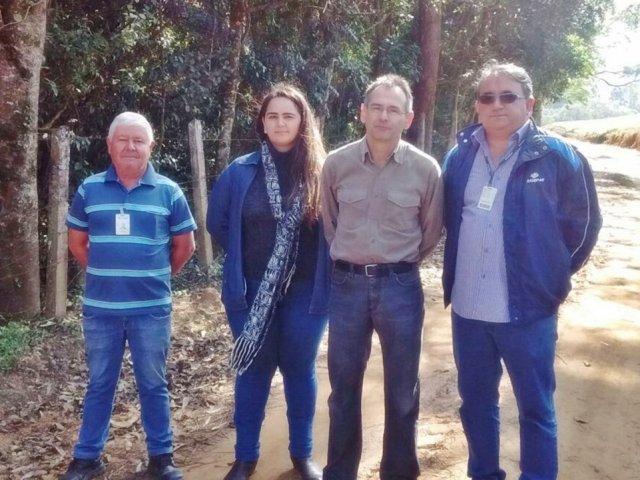 20160804-_promotor_visita_obras_em_wenceslau_-_ele_e_sanepar.jpg