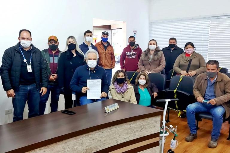 2021.07.21_-_california_-_assina_convenio_e_visita_obras_1.jpeg