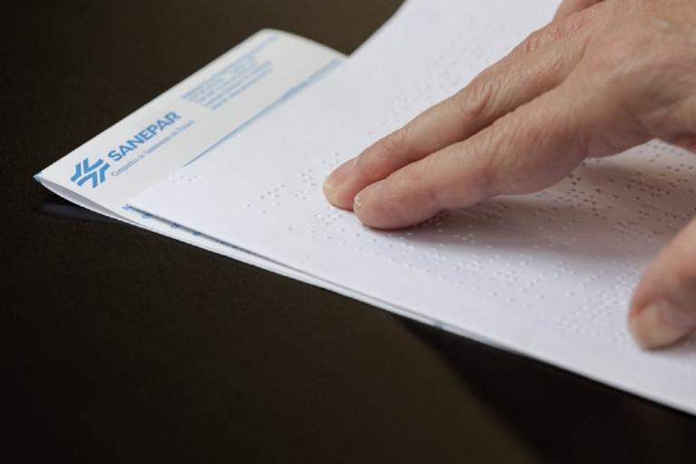 20241213_-_carta_homenagem_sanepar_braille_-2673.jpg