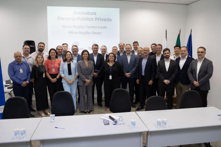 20250113_-_assinatura_ppp_micro_regioes_centro-leste_e_oeste_-3615.jpg