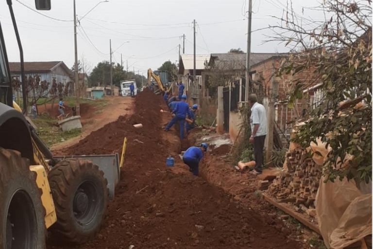 210916_-_santo_antonio_do_sudoeste_-_obra_esgoto_3.jpg