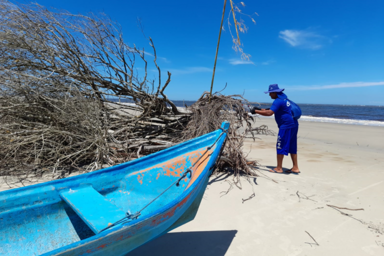 23janfev_guaraquecaba_limpeza_praia_verao.png