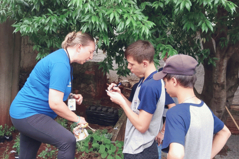 240410_gesa_materia_santa_izabel_do_oeste_ofic_horta_plantas_medicinais01.gif