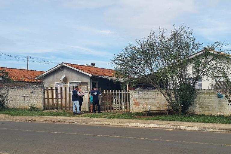 240425_uniao_da_vitoria_-_sanepar_orienta_moradores__1.jpg