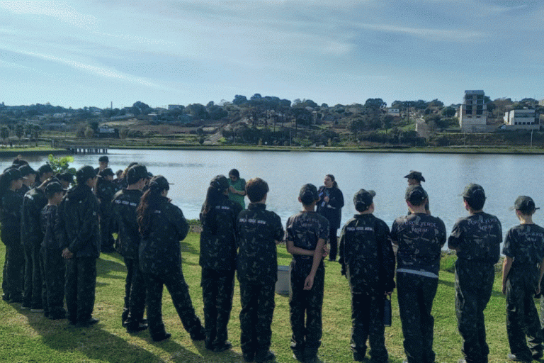 240605_mat_dia_mundial_meio_ambiente_monit_rios_ponta_grossa02a.gif