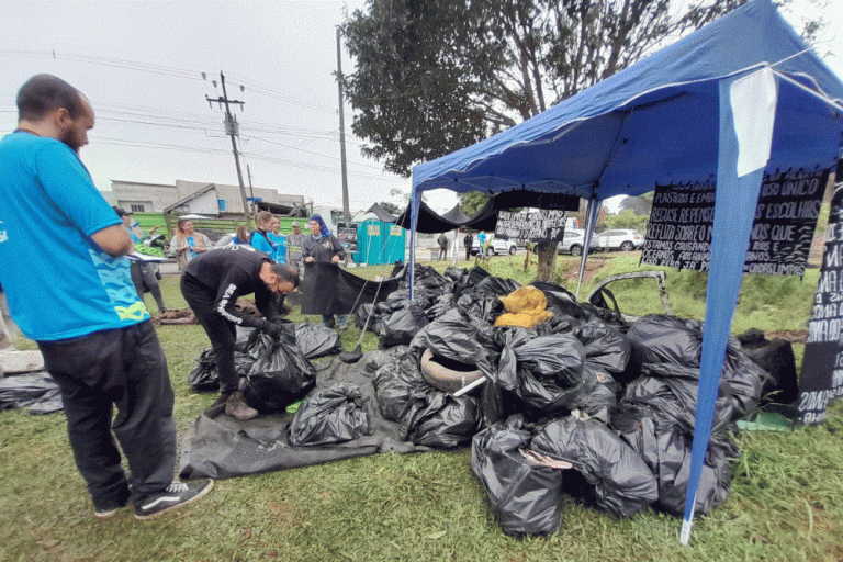 240923_sanepar_sesc_dia_mundial_limpeza_rios_e_mares05.gif