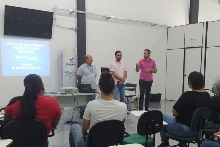 250308_-_toledo_-_curso_hidraulica_para_mulheres_4.jpg