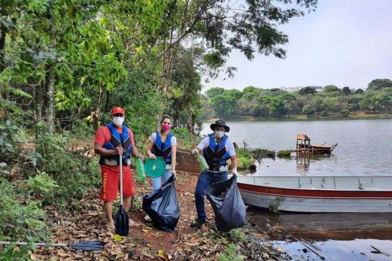 2_a_-_29092021_-_apucarana_-_mutirao_de_limpeza_lago_jaboti_-_barco_ocupantes_residuo.jpeg