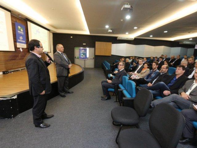 diretor_de_meio_ambiente_glauco_requiao_apresenta_alternativa_da_sanepar_para_a_destinacao_dos_residuos_solidos.jpg