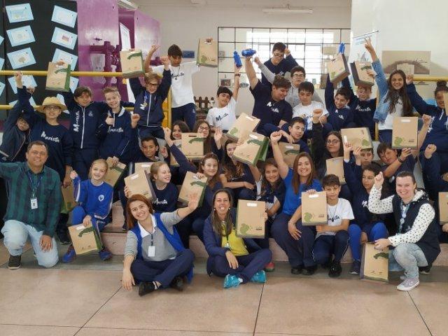 foto_1_alunos_do_colegio_marista_aruacaria.jpg