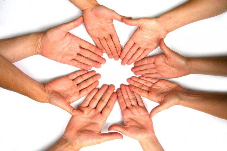 hands-1314632_credito__marco_michelini_enviado_por_lara_20201201.jpg