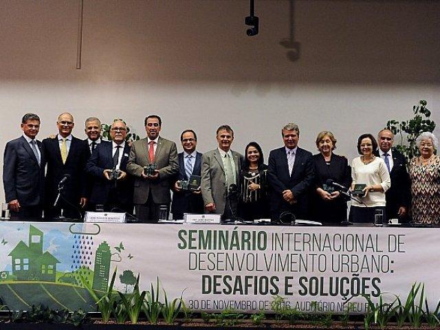 img201611302011337269302med.jpg