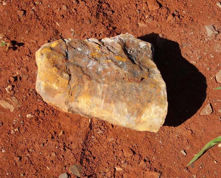 pedra_no_esgoto_2.jpg