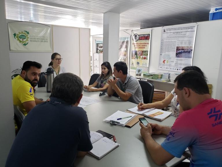 reuniao-09_ago_19_marmeleiro__4_.jpg