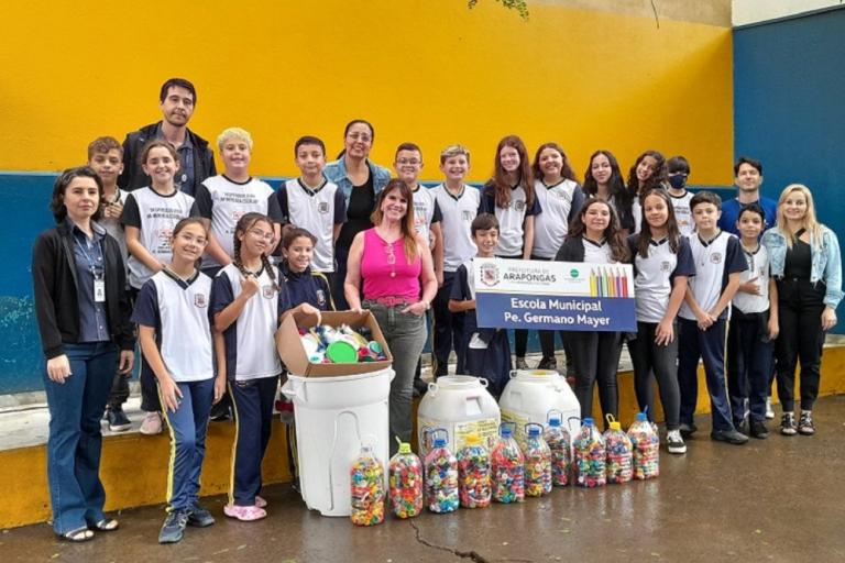 x20241111_-_arapongas_programa_tampinha_pr_vai_para_escola_pe_germano_meyer_1a.jpg
