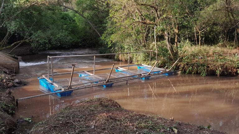 Ecobarreria construída por empregados da Sanepar de Campo Mourão