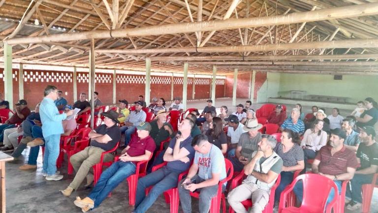 Moradores de Guapé e Cruzeirinho