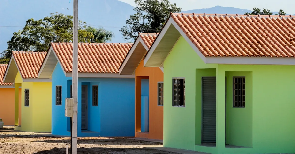 Quatro casas do Programa Casa Fácil Paraná
