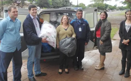 130619_-_entrega_agasalhos_diamante_do_oeste_2.jpg