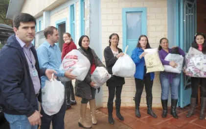 130619_-_entrega_agasalhos_diamante_do_oeste_6.jpg