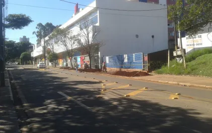 130723_maringa_-_obras_na_avenida_guedner1.jpg