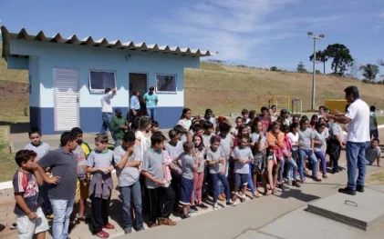 170324_-_inaguracoes_tamarana_-_alunos_visitando.jpg