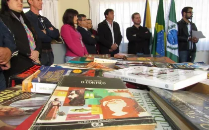 170807_-_ouro_verde_do_oeste_-_entrega_livros_2.jpg
