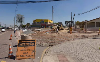 Remanejamento de rede de água no bairro Uberaba 
