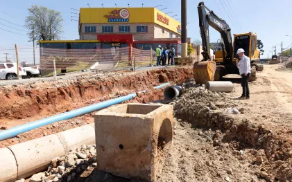 Remanejamento de rede de água no bairro Uberaba 