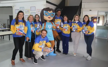 Sanepar implanta 600 colmeias de abelhas sem ferrão em unidades educacionais do Paraná