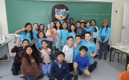 Sanepar implanta 600 colmeias de abelhas sem ferrão em unidades educacionais do Paraná