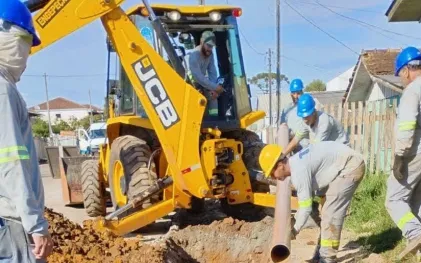 Expansão da rede coletora de esgoto vai atender mais 314 famílias da cidade