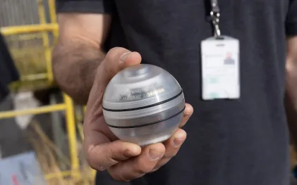 Equipes da Sanepar usam sensores para inspecionar redes de distribuição de água tratada 