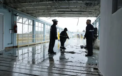  O vendaval, que atingiu o Paraná provocou o destelhamento da unidade, atingindo gravemente um dos módulos.