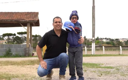 Imagem de Luis Rafael e do pai