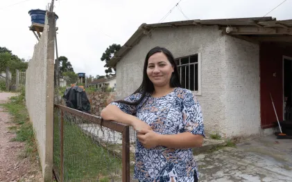 A dona de casa Jaine Correa Foggiato foi contemplada pelo programa Caixa D’Água Boa, uma das ações da Rota do Progresso