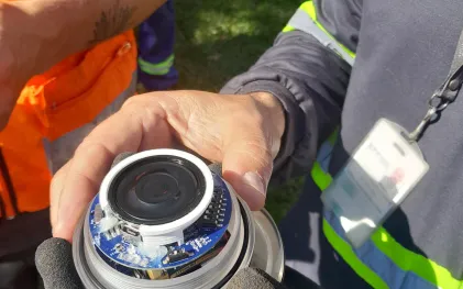 Dispositivo de inspeção em rede de água para pesquisa de vazamento